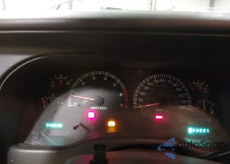 2000 Dodge Dakota Slt/Sport from USA, damaged, VIN 1B7GG2AN0YS666548